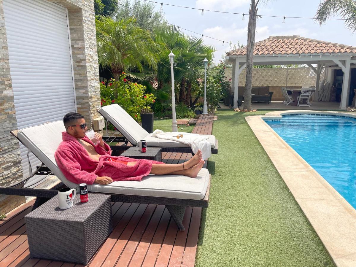 Suite Piscina: Alojamiento Privado con Sofá Cama San Vicente Raspeig Exterior photo